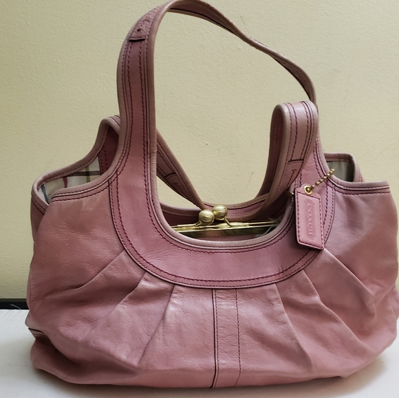 Coach pink leather ergonomic shoulder bag - Picture 2 of 8